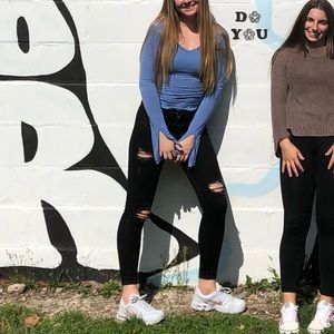 Black ripped hollister skinny jeans